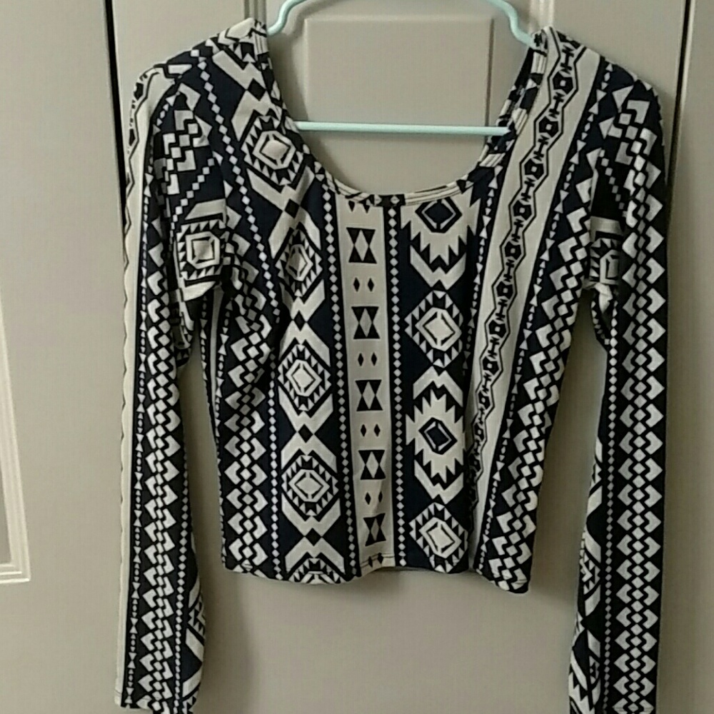 Long sleeve crop top